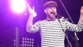Praying: Tom Grennan. Live Sheffield Bowl 02.06.17