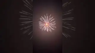 &bdquo;Sehr laut&hellip; aber einfach sch&ouml;n! 💥🌸🔥 #feuerwerk #pyro&ldquo;