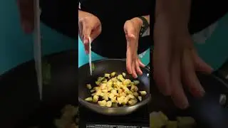 Saut&eacute;ed Zucchini and Squash  🔪