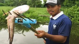 Primitive Technology: Amazing Man Uses PVC Pipe Compound Bow Fishing To Shoot Huge Fish