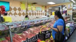 Holiday meat prices hit record highs as Westside shoppers choose turkey legs over whole turkeys