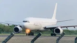 PU721 Plus Ultra Airbus A330-300 aterrizando en Cartagena de Indias 