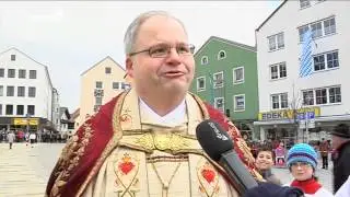 Traditioneller Osterritt -- Regens Landrat feiert Premiere hoch zu Ross!