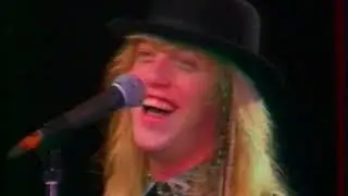 Forum 90 Question Answer with ,Tipton,Mustaine,Jani Lane,Flea (V.o)