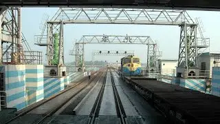 Live: Watch how train takes ferry across strait in S China