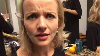 PITSJ sings jazzy a capella while putting on make-up backstage