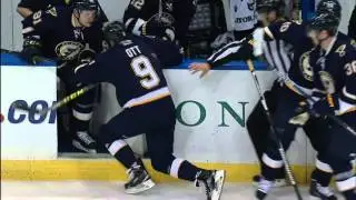 Gotta See It: Ott injured after hitting boards awkwardly