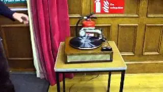 Gramophone Tests : The Backwards record  or 