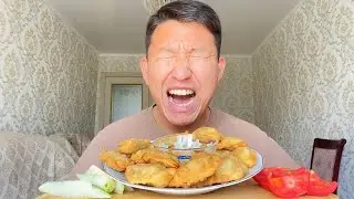 MUKBANG/ХЕЙТЕРЫ ДОВЕЛИ ДО САМОУБИЙСТВА 😱/ КИБЕРБУЛЛИНГ/МУКБАНГ МИНИ-ЧЕБУРЕКИ, ЧЕБУРЕКИ не асмр