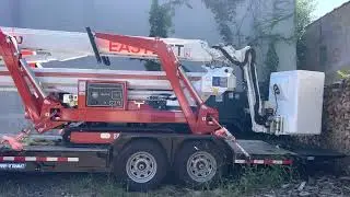 2022 UPEQUIP Easy Lift 87-48AJ equipped with the Arborist Package (right side)