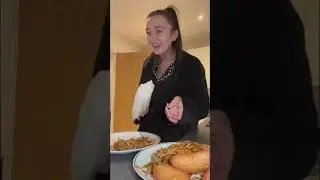 Налейте мне на тарелку мою китайскую еду на вынос вместе со мной 🥡