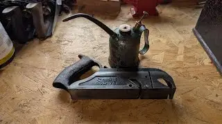 An oil can and the old Stanley no 78