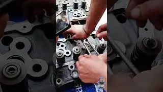 Head Valve Locks Installation | Engine Work in 5 Seconds #engine #mechanic #yt #shorts #yt #valve