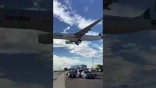 condor airbus a330-200 landing in toronto pearson!!