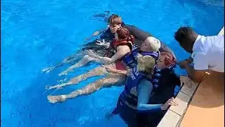 Delfinoterapia z Fundacją Dobra Wioska” - sesja rodzinna.