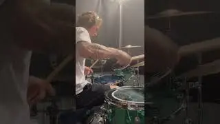 #drums                                                       129 bpm