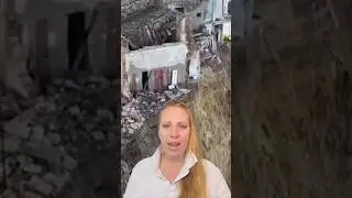 Homes are FALLING off the Cliff in Niscemi Sicily ! Now a 3 story Home JUST FELL ! #Landslide #Italy