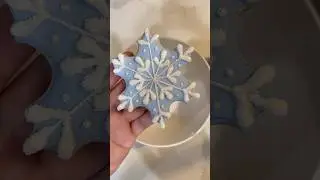 Snowflake ❄️ Cookies #shortvideo #cookiedecorating #cookies #sugarcookiedecorating