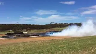 SMKDBARRA at Ravensthorpe burnout 2017 first skid