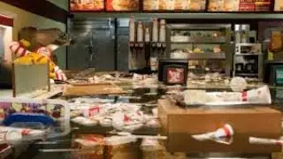Pretend we work in mcdonalds in the chat
