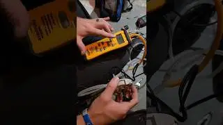 adjusting universal pressure switch #hvac #hvaclife #hvacr #hvacrepair #hvactechnician #hvacservice