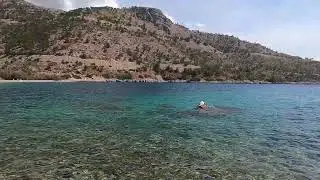 &Epsilon;&lambda;&lambda;&iota;&nu;&tau;&alpha;  &Pi;&alpha;&rho;&alpha;&lambda;ί&alpha; ( Elinta Beach )