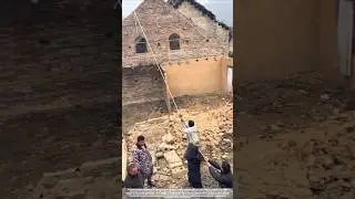 Demolishing a wall by hand: It may seem reckless, but there are actually some techniques involved.