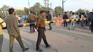 Railway fatak tod ke bhagne ki kosis ki daboch liya police 🚨🚓 Nokha 