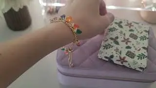 Christmas Light Bulb Charm Bracelet Review Found on Amazon | Festive Holiday Jewelry