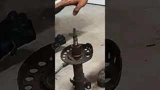 New and old shock absorbers comparsion  #turbolali #technology #shockabsorber  #carshorts