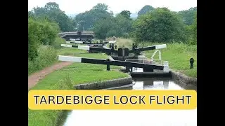 BRITAIN'S LONGEST CONTINUOUS FLIGHT OF CANAL  LOCKS. TARDEBIGGE.