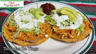 Tostadas de tinga de pollo en chipotle , Chicken tinga tostadas