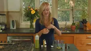How to Make a Nail and Cuticle Conditioning Oil