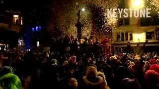 R&uuml;&uuml;dig guet: Urknall er&ouml;ffnet Luzerner Fasnacht 2014