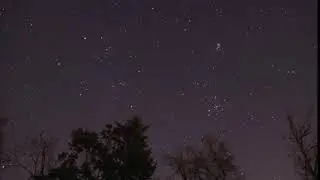Vision nocturne du ciel &eacute;toil&eacute; (TimeLapse)