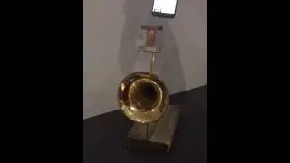 Iphone / Samsung Galaxy Cornet Trumpet speaker amplifier
