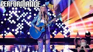 Jewel Performs 