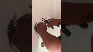 instalar un 3-way y un single switch en una caja peque&ntilde;a de solo dos espacios.