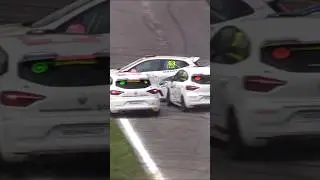 Clio Cup Madness#renualt #renaultclio #cliocup #cliocupeurope #cliocupitalia #renaultcliocup #crash