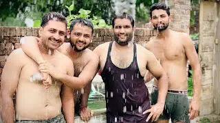 Gaon mai tubewell pe nahana or Maze karna dekho ye jindgi hai mere liye