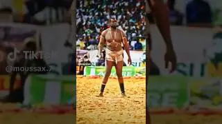 La forme inqui&eacute;tante de #GouyeGui #Lamb #shorts #shortvideo #youtubeshorts #sports @Docteurjules