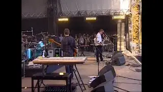 Them Crooked Vultures - Dead End Friends (Live - Rock en Seine festival, Paris, 2009)