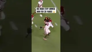 One-handed scoop & stiff arm for 6 🤯