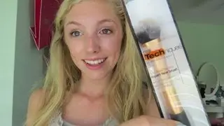 Real Techniques: Expert Face Brush REVIEW/ DEMO