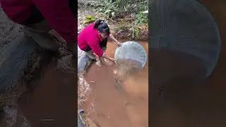 Breaking the Ice to Catch Giant Fish 😱🐟