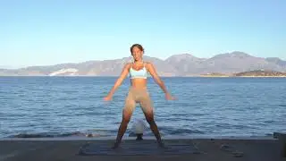 10 Minute Daily Mobility Flow &ndash; Feel Loose & Energized | Daily Thrive App by VICKY JUSTIZ