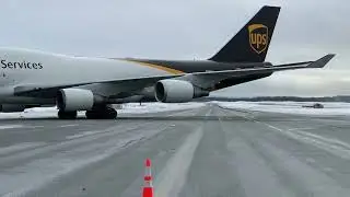 747 taxi turn