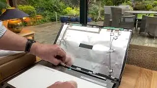 PC Specialist Ultranote LCD Screen Replacement