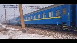 ВОЛОДИМИР ЛЕНІН ВЛ80Т-1469 В ГОЛОВІ ПОСАЖИРСКОГО ЕЛЕКТРОВОЗА №37/38 СПОЛУЧЕННЯМ УЖГОРОД ОДЕССА 