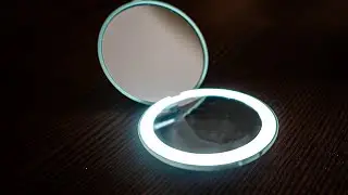 Travel mirror with bright LED ring light - Wobsion